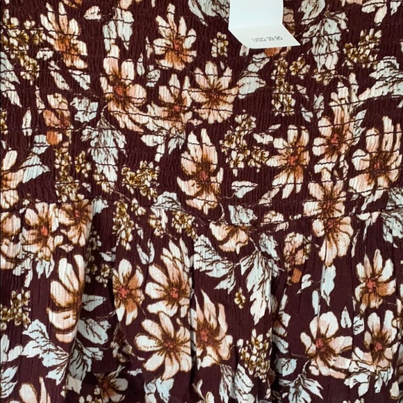 🔥NWT American Eagle smocked top🔥 - Picture 3 of 4